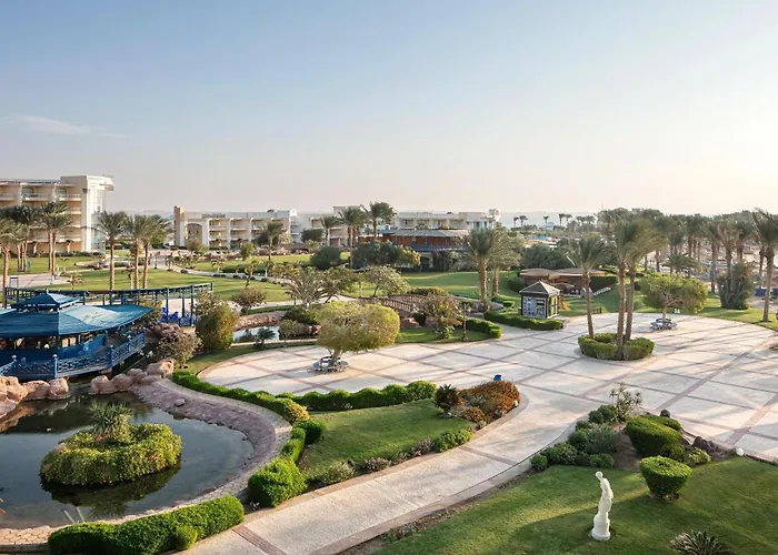 Resort Palm Royale -