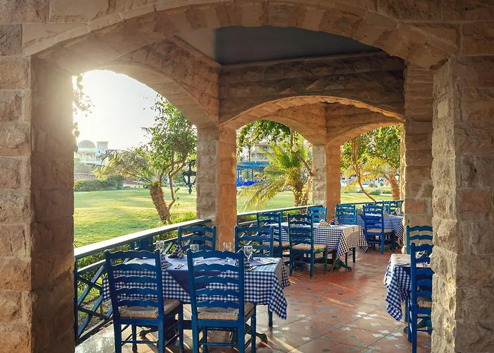 Palm Royale - Soma Bay