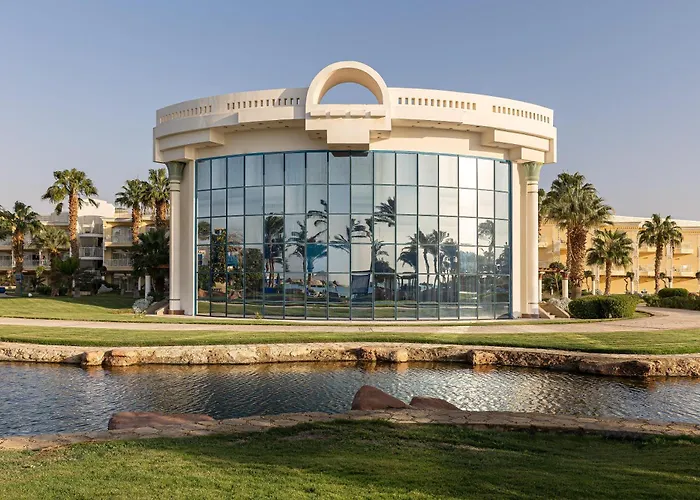 Palm Royale - Resort 5*