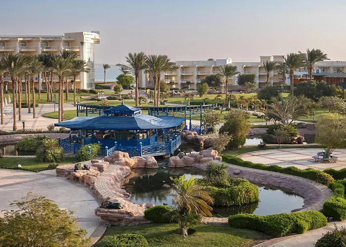 Palm Royale -