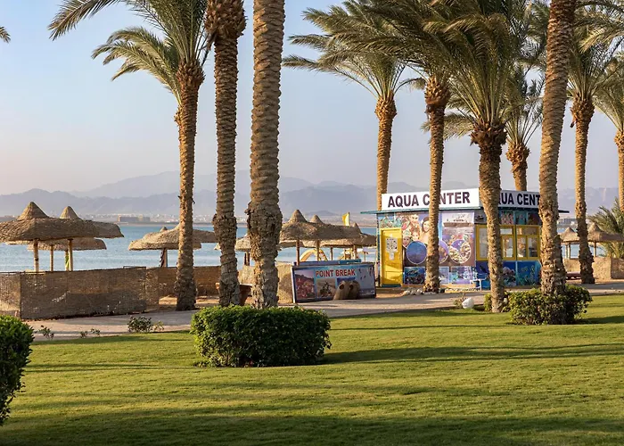 Resort Palm Royale -