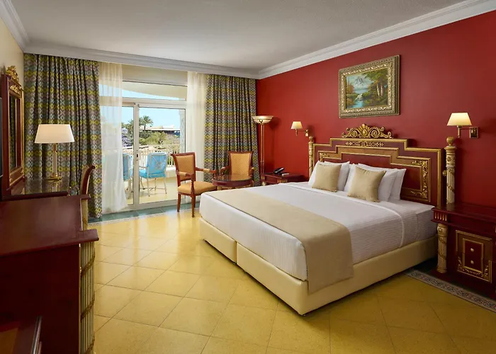Palm Royale - 5*