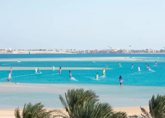 Palm Royale - 5*