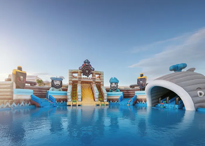 Palm Royale -