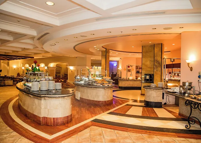 Resort Palm Royale -