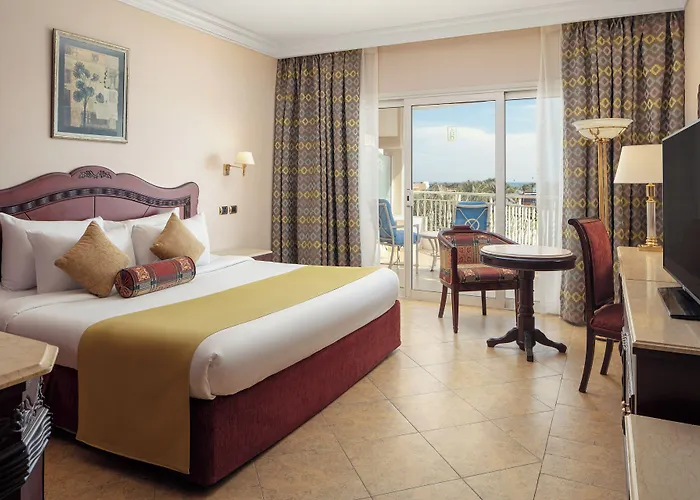 Palm Royale - 5*