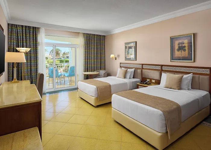 Palm Royale - Resort 5*